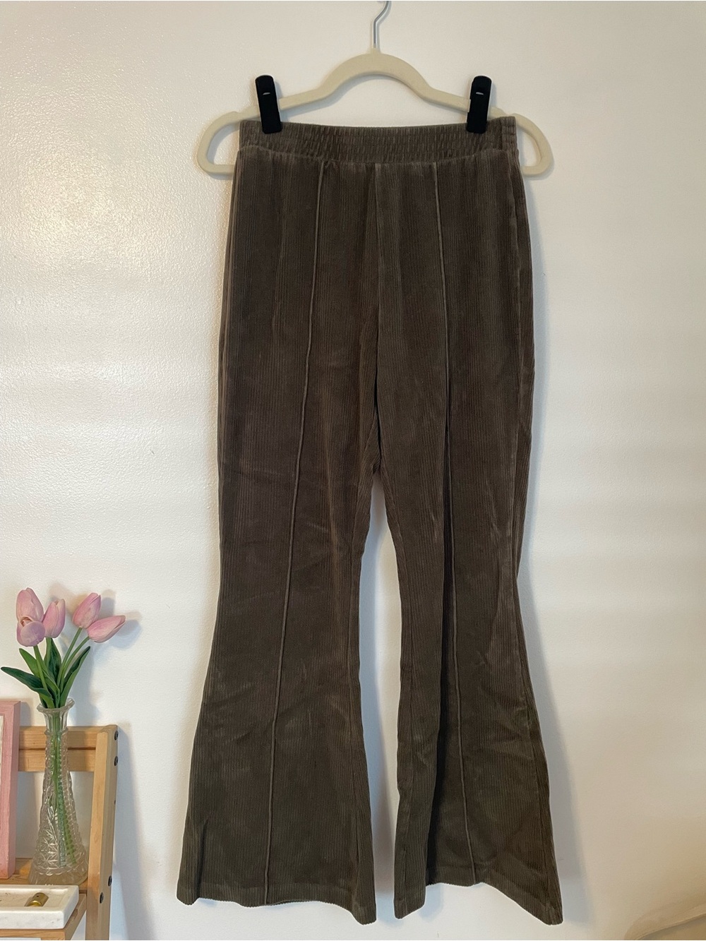 Aerie olive green corduroy flare pants size small regular